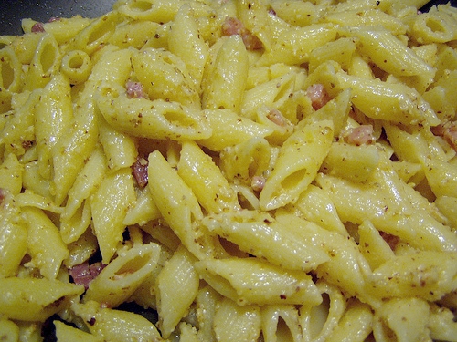 Penne noci e pancetta