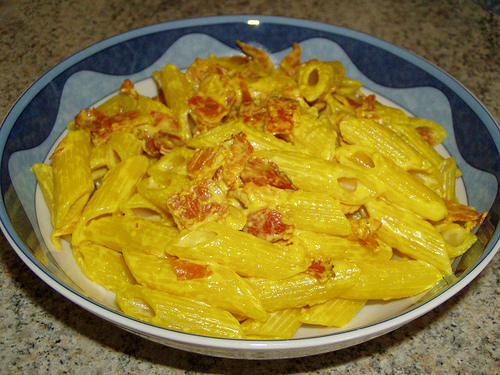 Penne speck e zafferano