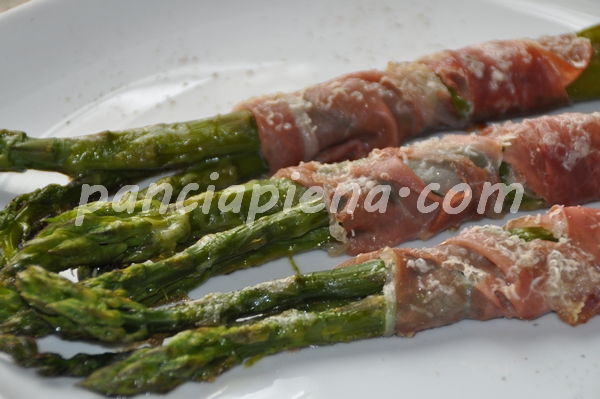 Involtini asparagi e crudo